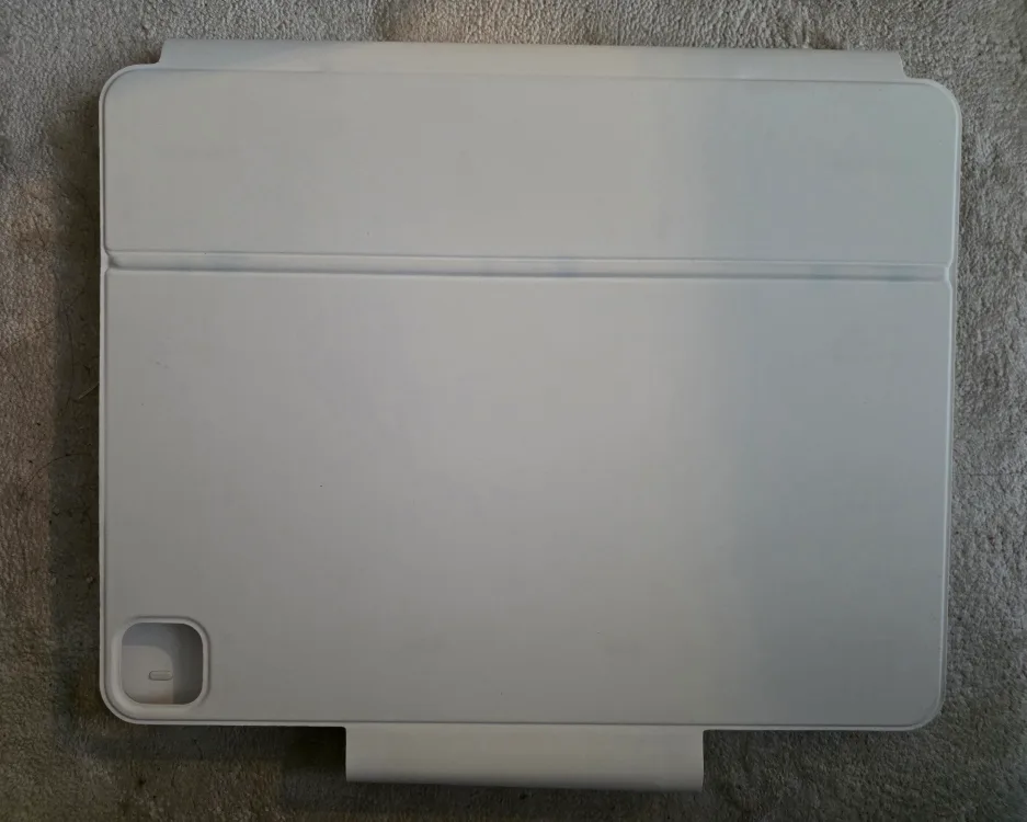 ESR Rebound Magnetic Keyboard Case for iPad Pro 12.9 - NEW image indicator(5)