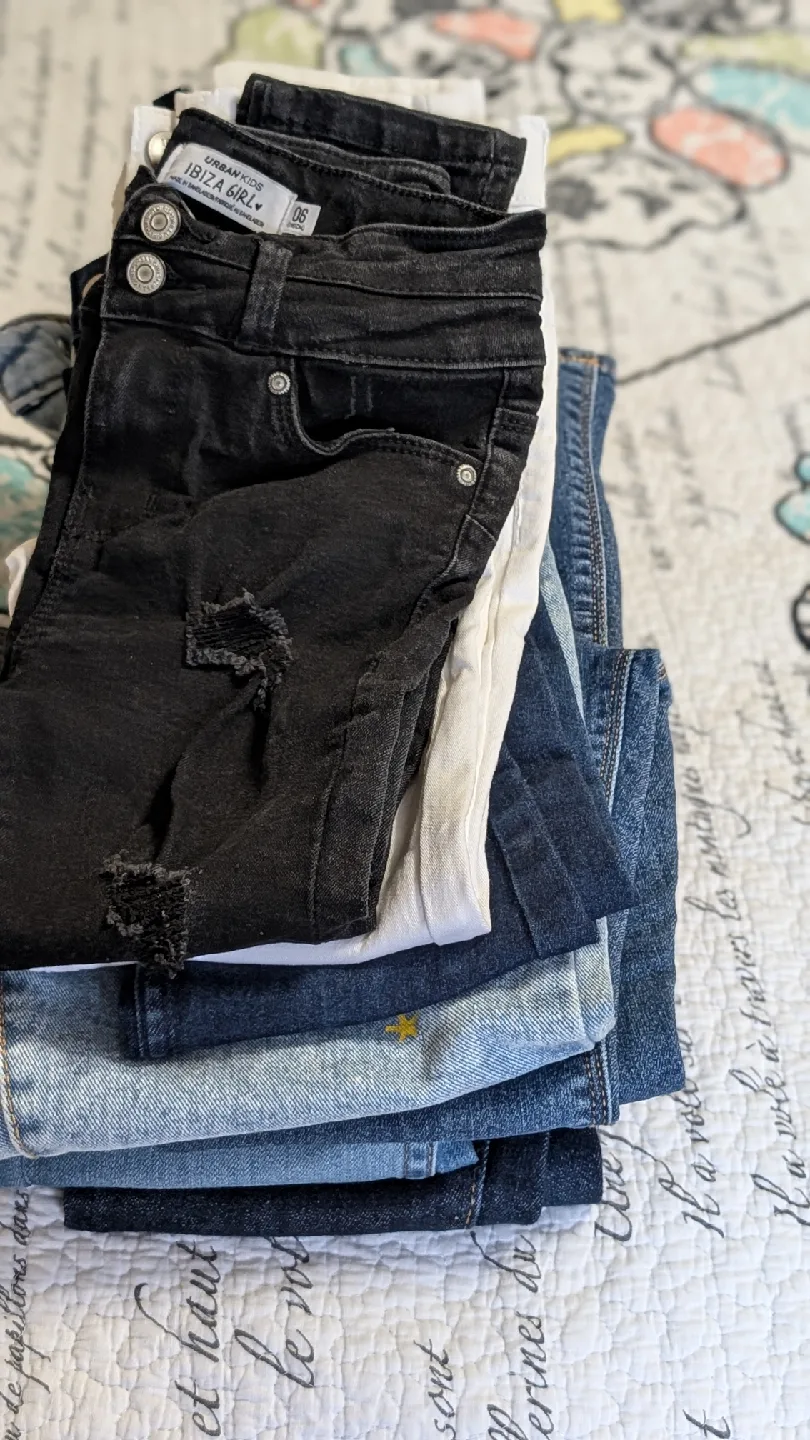 Girls Jeans Bundle - Sizes 6-7-8 image indicator(2)