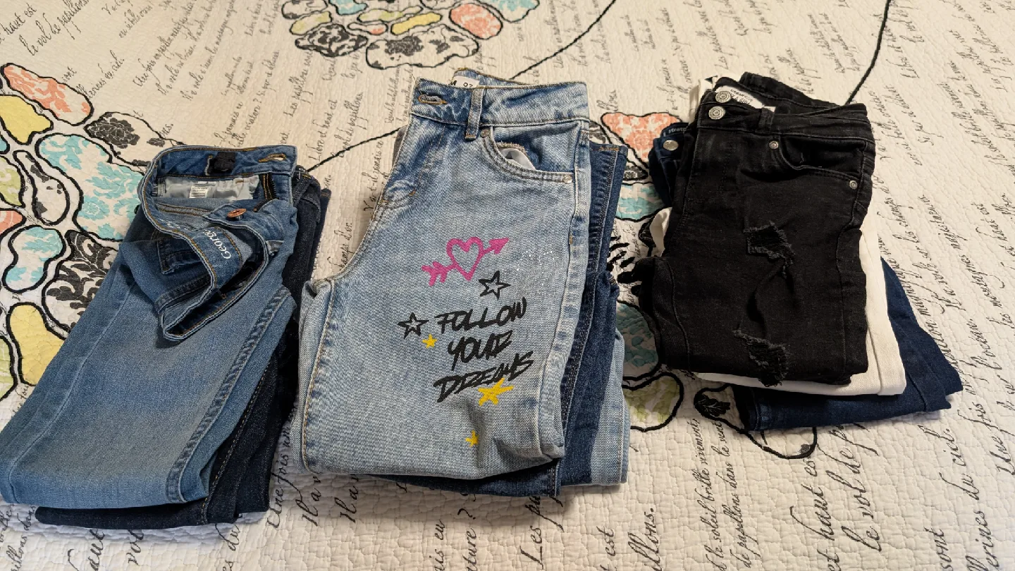 Girls Jeans Bundle - Sizes 6-7-8 image indicator(3)