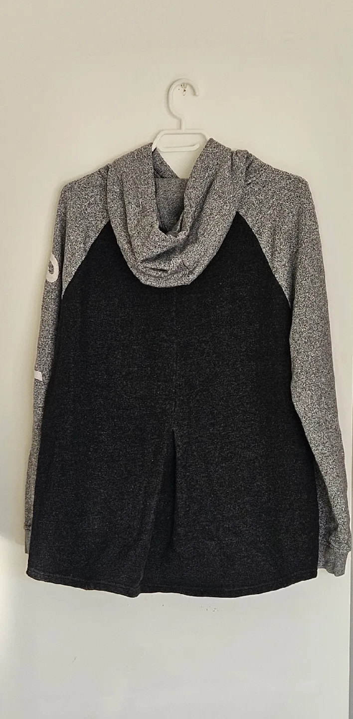 womans canada swater size xl image indicator(2)