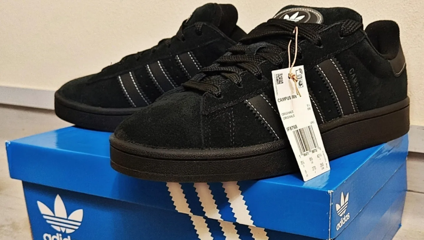 *NWT* 9 US—adidas OG Campus 00s image indicator(3)
