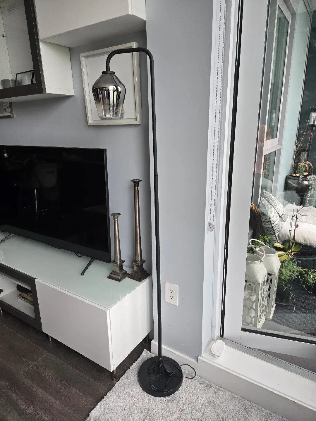 Modern Smoked Glass Floor Lamp image indicator(2)