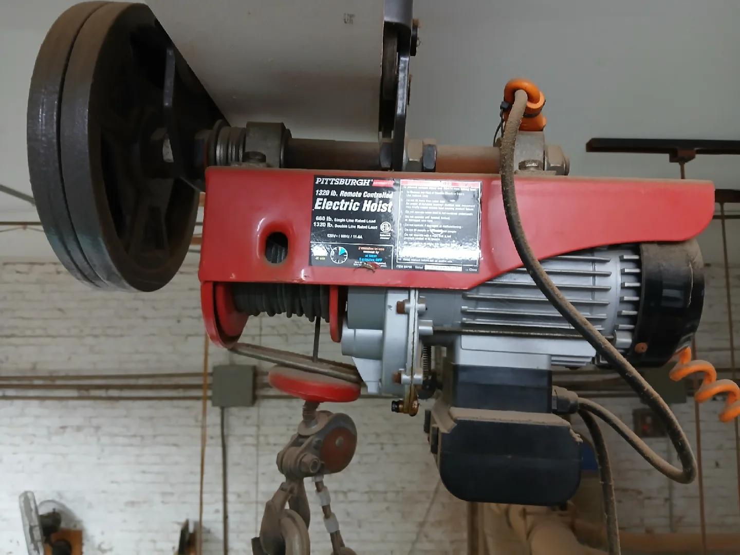 Pittsburgh 1320 lb. Remote Controlled Electric Hoist image indicator(2)