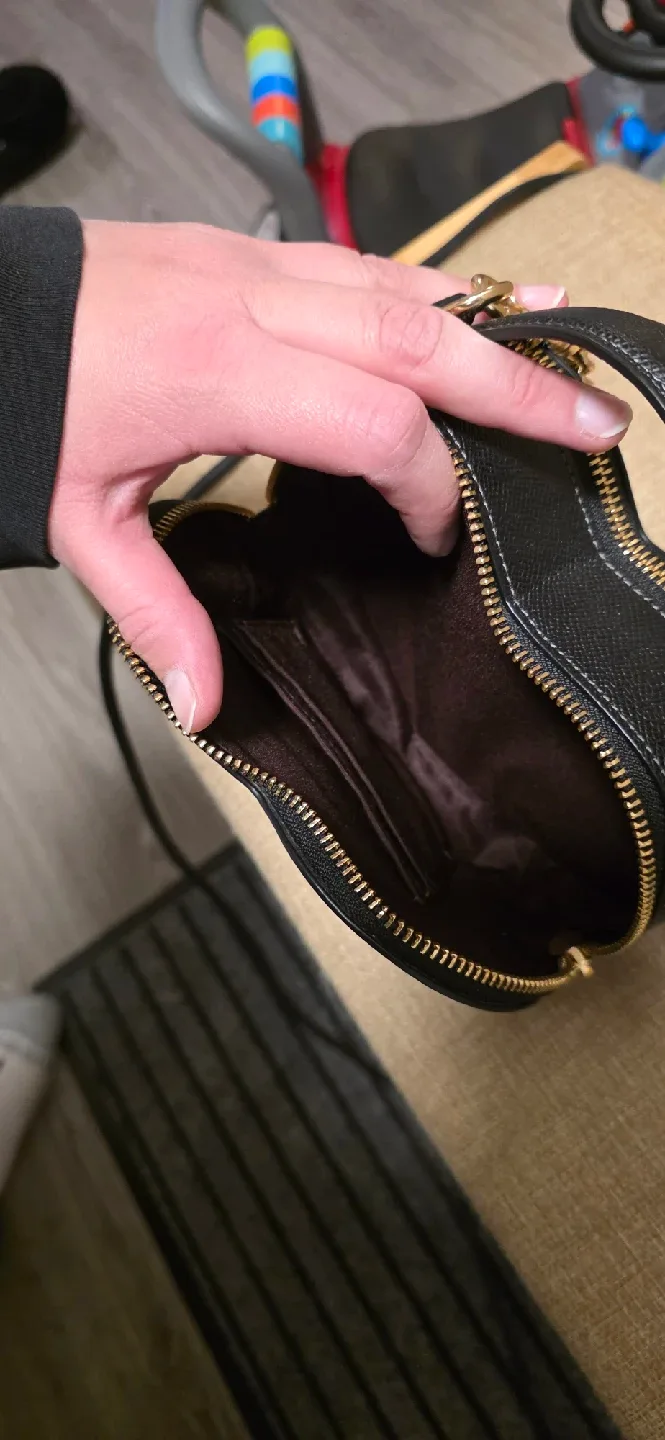 Coach Heart Crossbody Bag - Black image indicator(6)