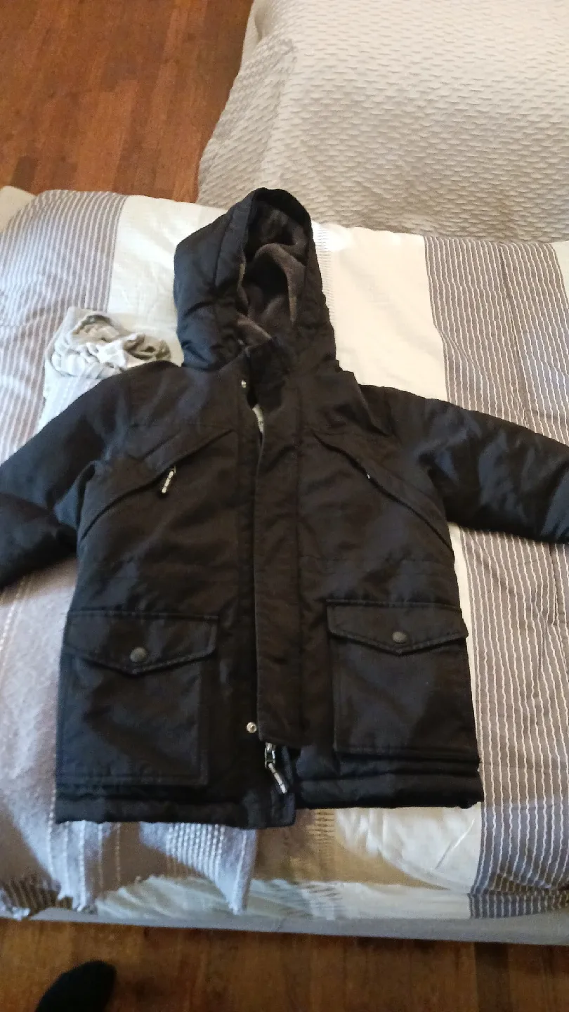 GAP Kids Black Puffer Jacket  boy Size small image indicator(2)