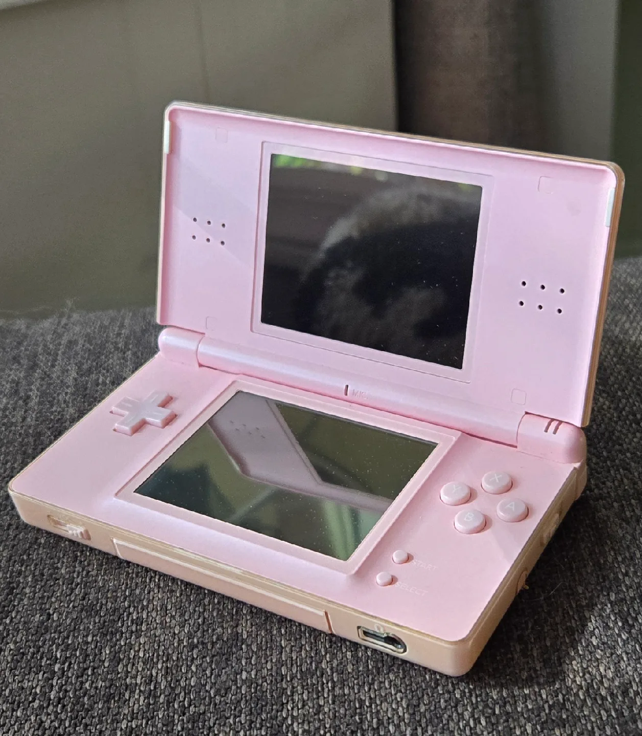 Nintendo DS Lite Pink + Animal Crossing Game image indicator(8)