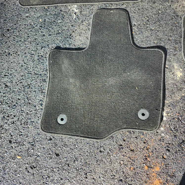 F150 Carpet Floor Mats - Black image indicator(2)