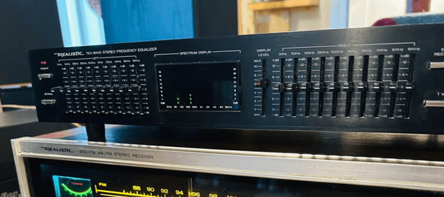 Realistic 30-2020A Graphic Equalizer & Spectrum Analyzer