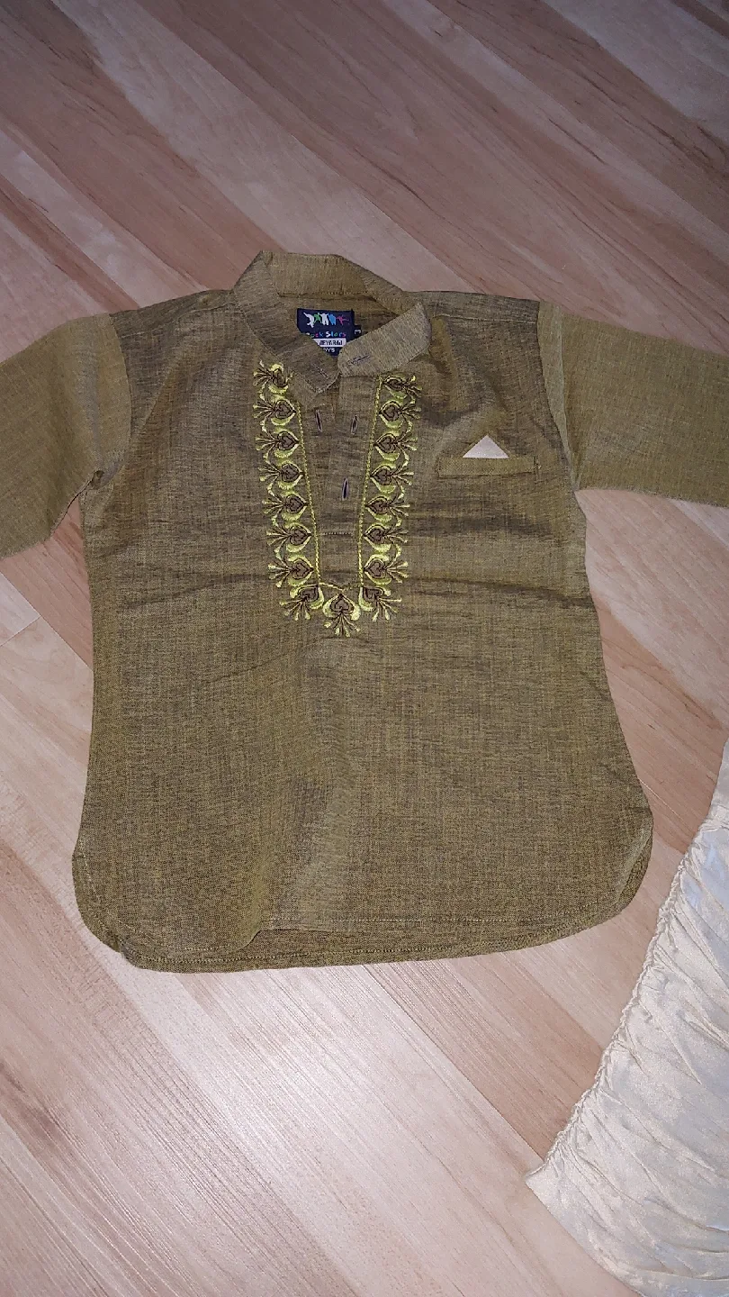 Like new Boys Kurta Set, Size 3 image indicator(2)