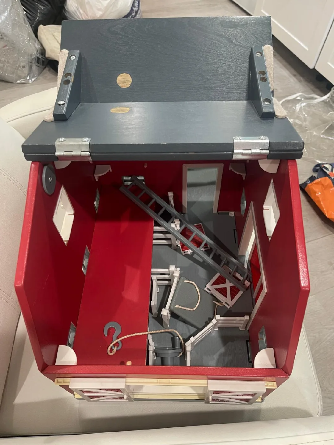 Toy Barn image indicator(2)