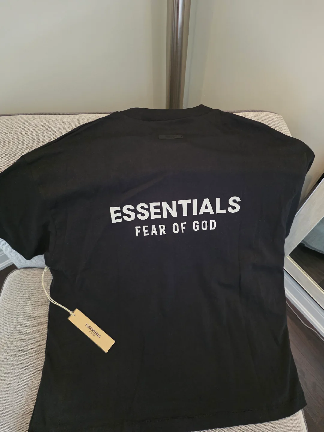 New ESSENTIALS Fear of God Black T-Shirt - Size M image indicator(4)