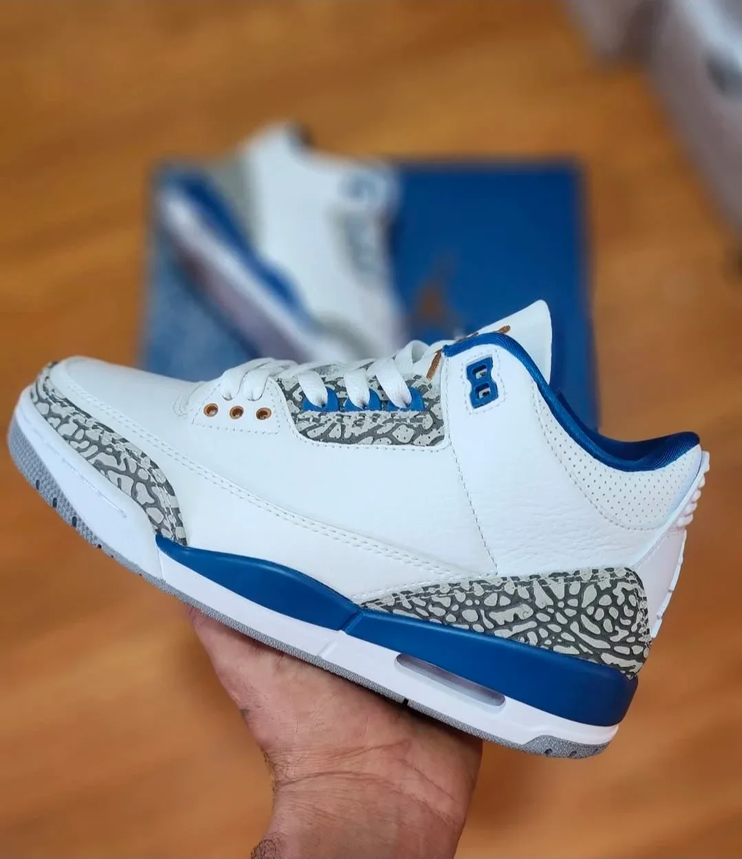 Air Jordan 3 Retro 'Racer Blue' Size 7 image indicator(2)