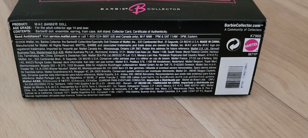 MAC Barbie 2006 Collector Edition Gold Label NRFB - photo 4