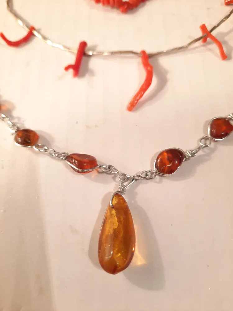 Amber & Coral Jewellery Set - Necklaces & Bracelet image indicator(3)