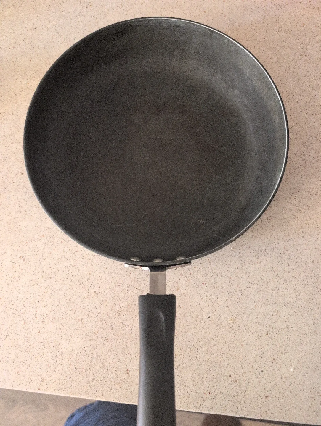 Non stick Carbon Steel Frying Pan 9inch image indicator(4)