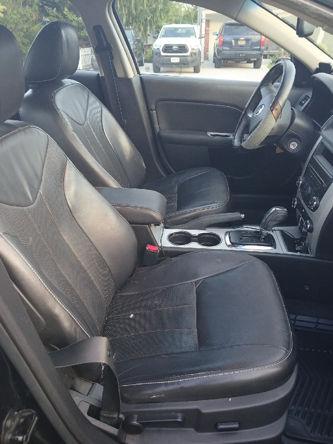 2010 Mercury Milan image indicator(5)