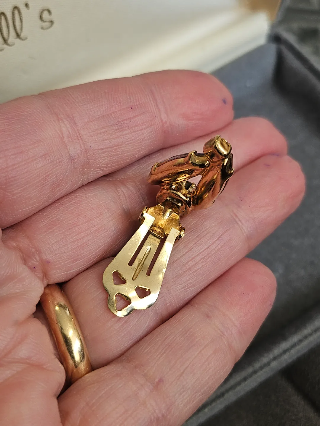 Vintage Clip-on Earrings, Aurora Borealis image indicator(4)