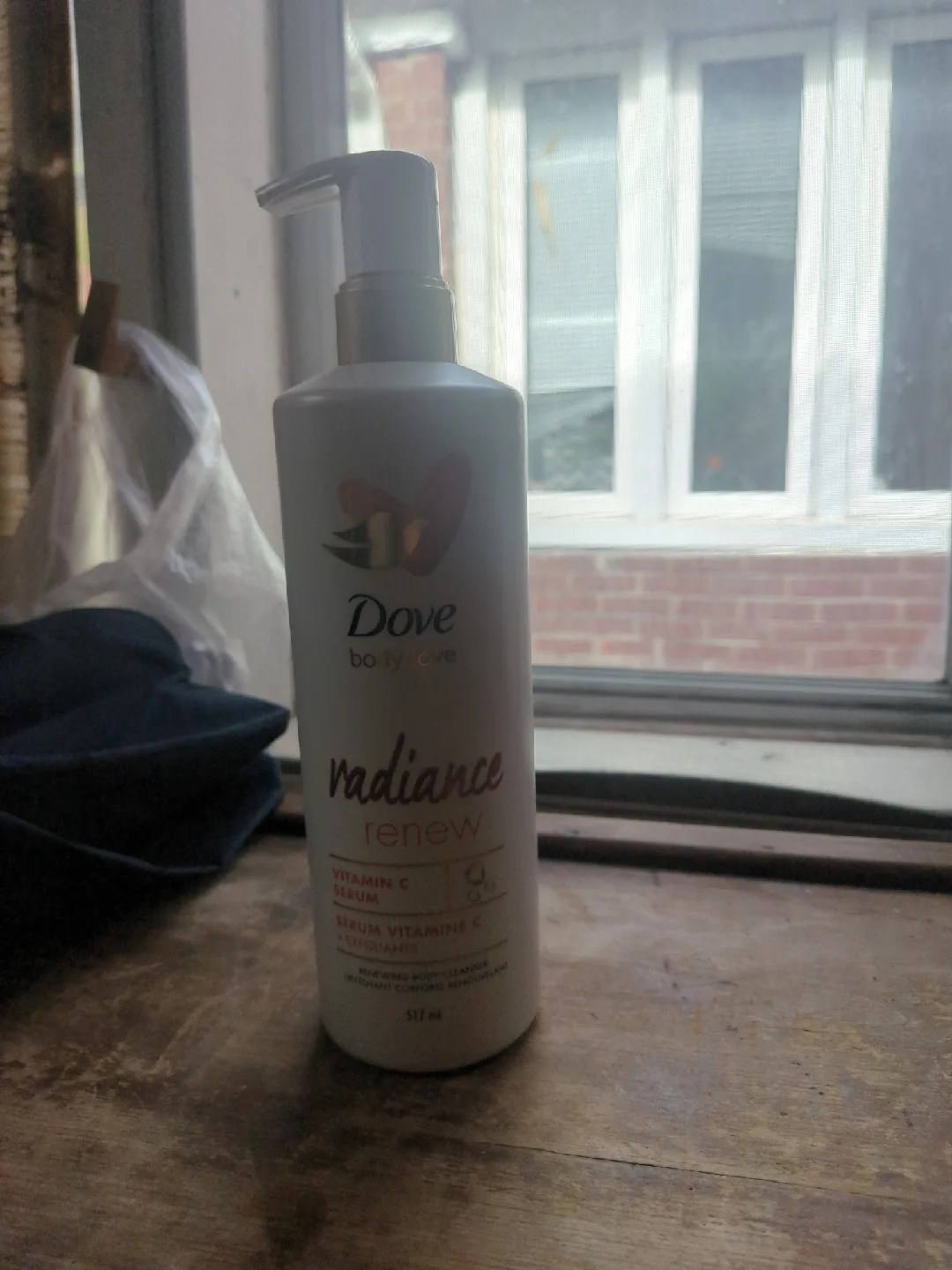 Dove Radiance Renew Vitamin C Body Cleanser thumbnail
