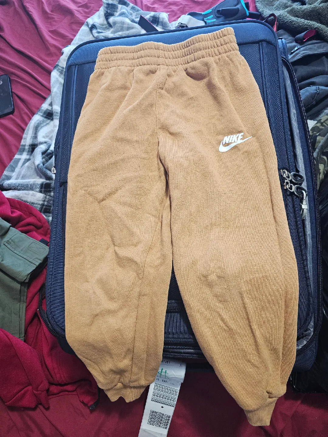 A bag of mix nax! clothes and shoes and slippers image indicator(7)