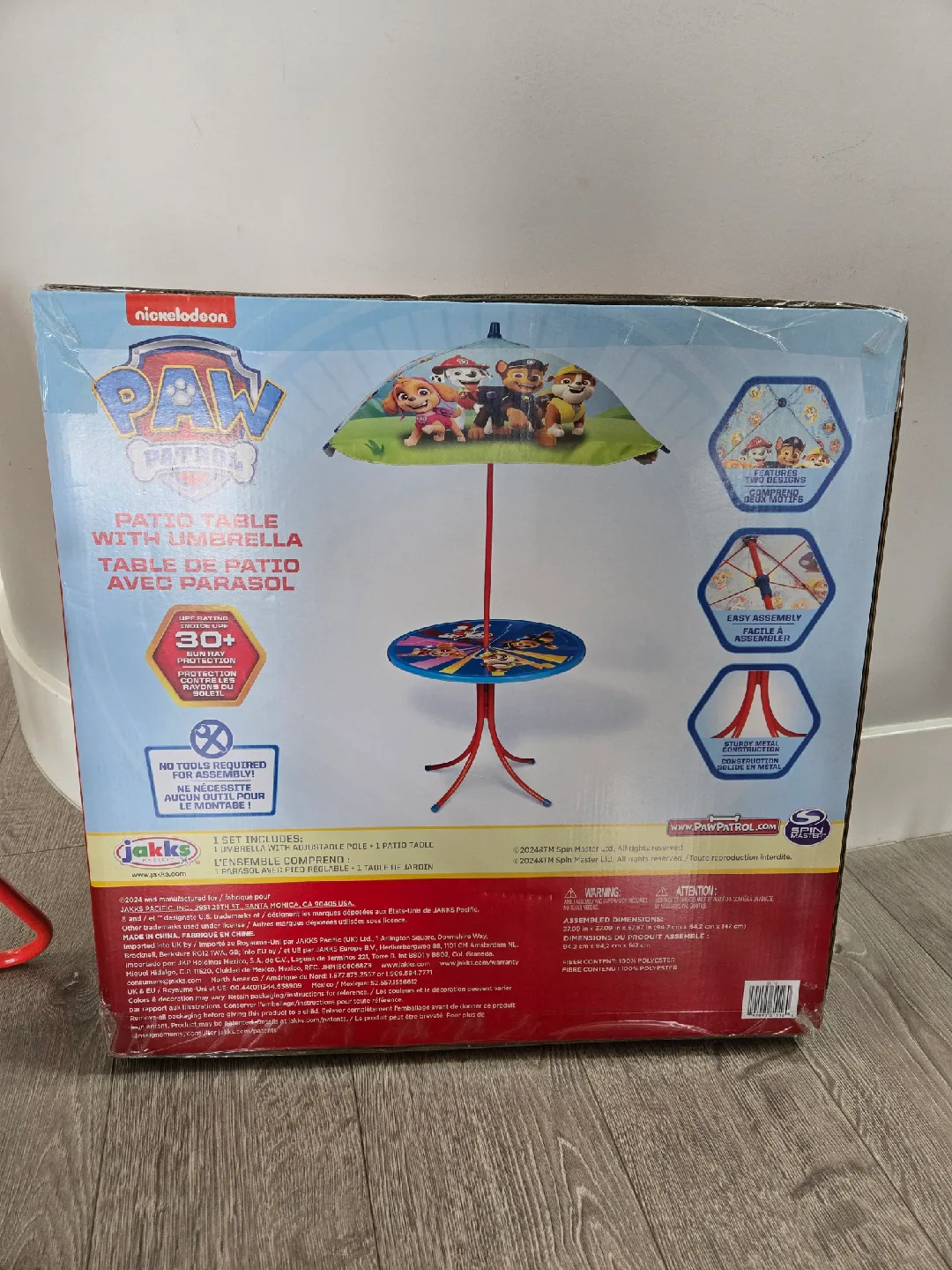 NEW kids indoor/outdoor table and 2 folding chairs image indicator(7)