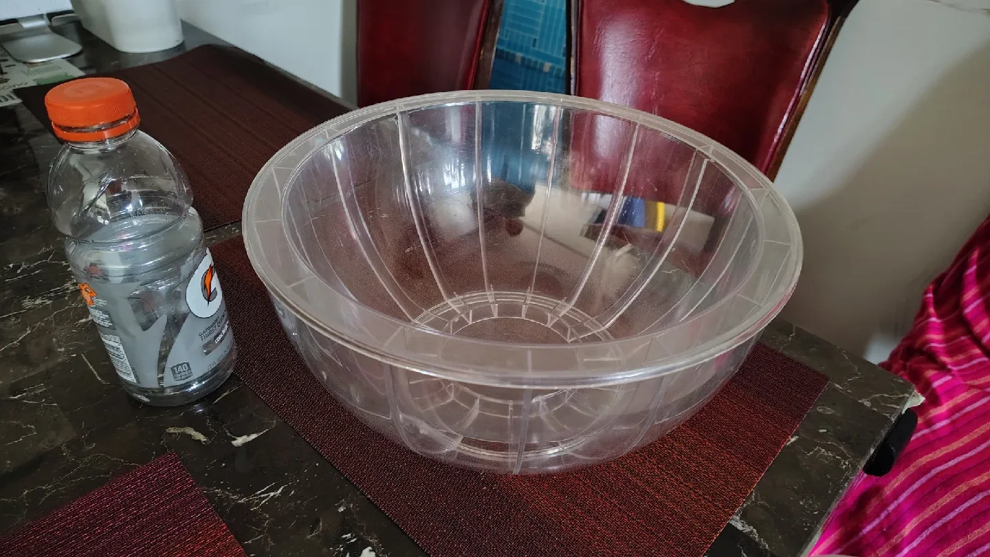 Clear Plastic Serving Bowl image indicator(2)