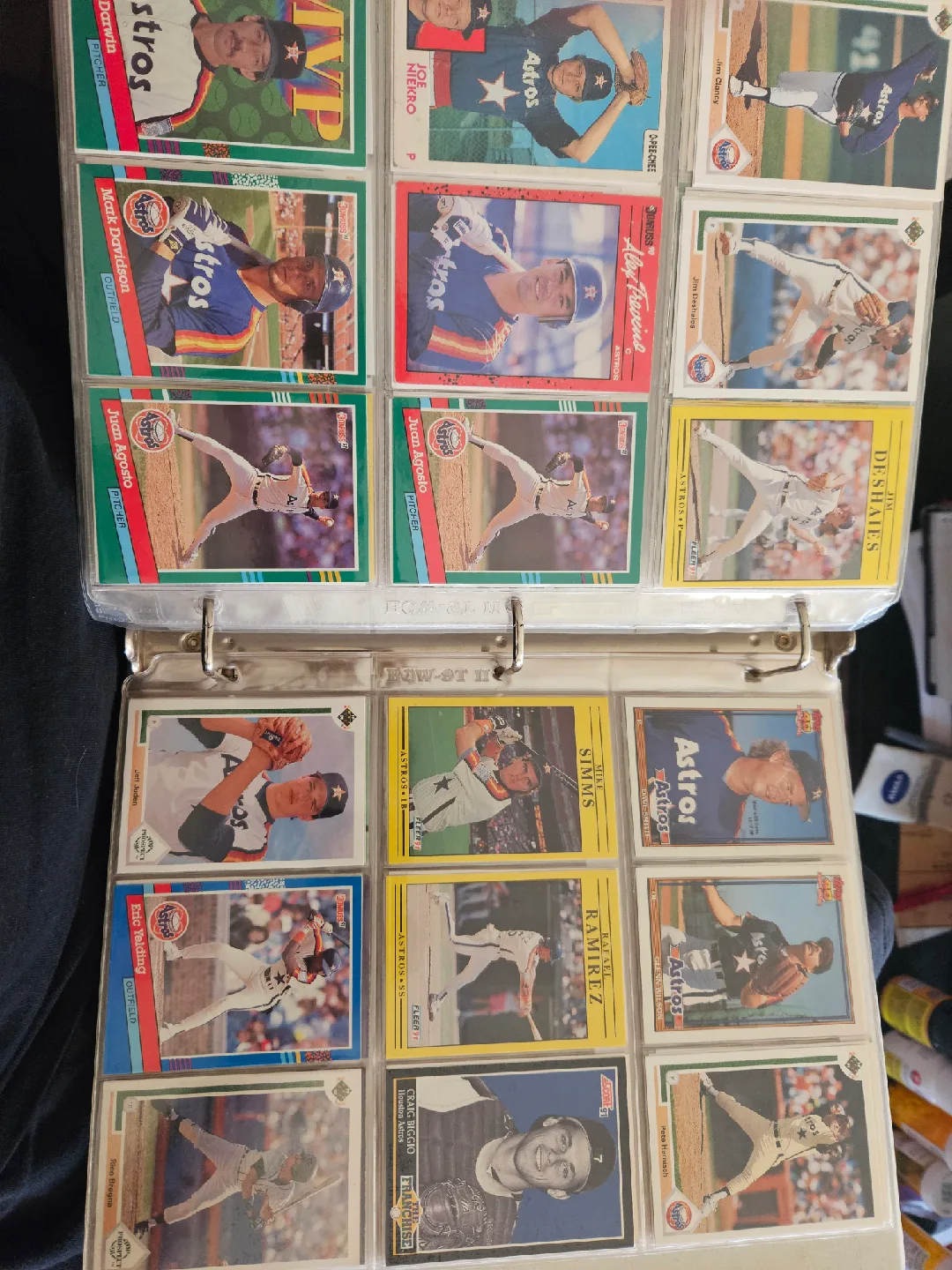 Vintage Baseball Cards Collection image indicator(3)