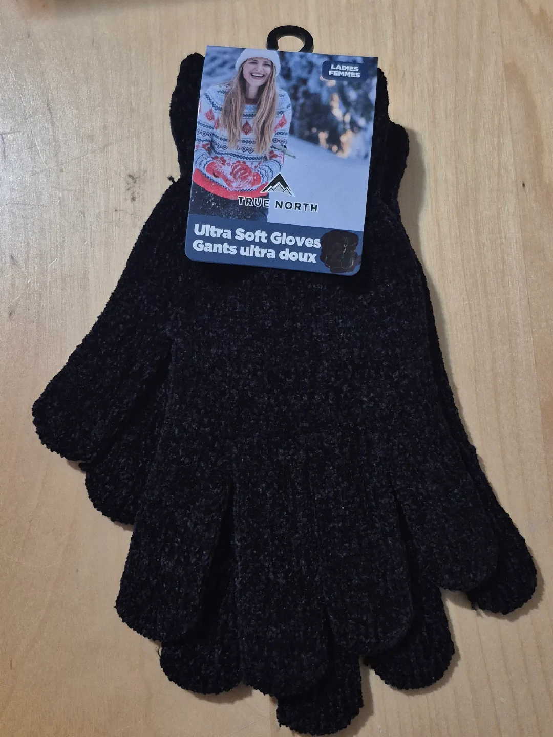 BNWT)True North Ultra Soft Gloves - Black thumbnail