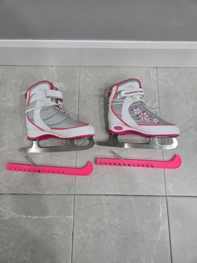Hespeler Frost Girls Figure Skates - US J3 - photo 2