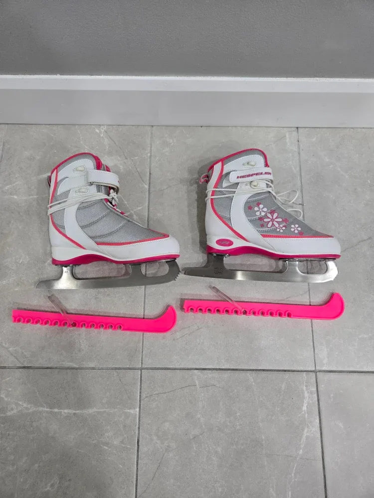 Hespeler Frost Girls Figure Skates - US J3 image indicator(2)