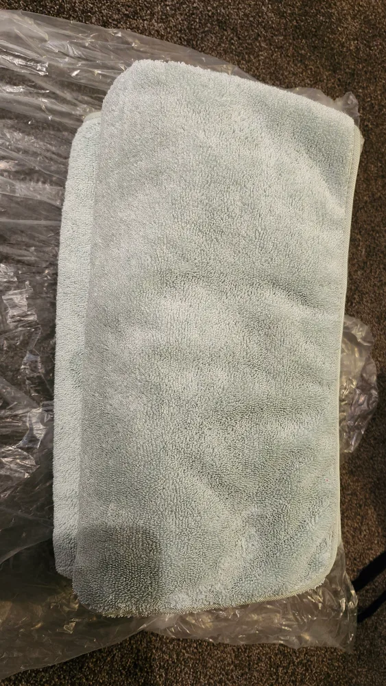 Brand New Poyte Microfiber Bath Sheets (2) - Light Green image indicator(2)