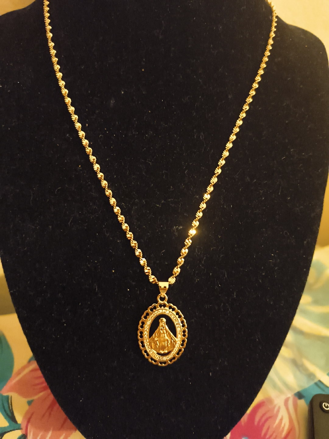 Gold Virgin Mary Pendant Necklace - photo 2