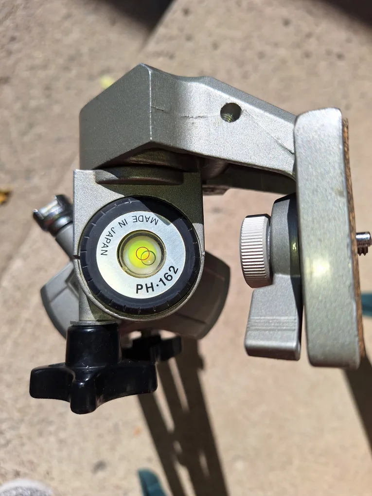 Vintage Heavy Duty camera Tripod, made in Japan image indicator(3)