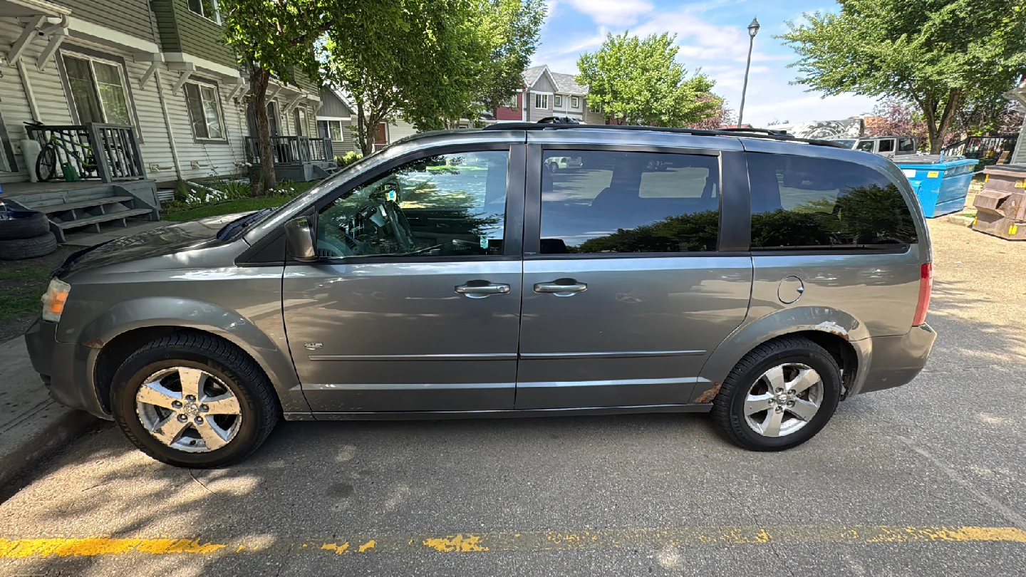 Dodge Grand Caravan - photo 4