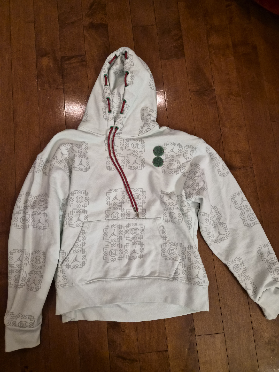 Jordan  Hoodie size S , loss fit