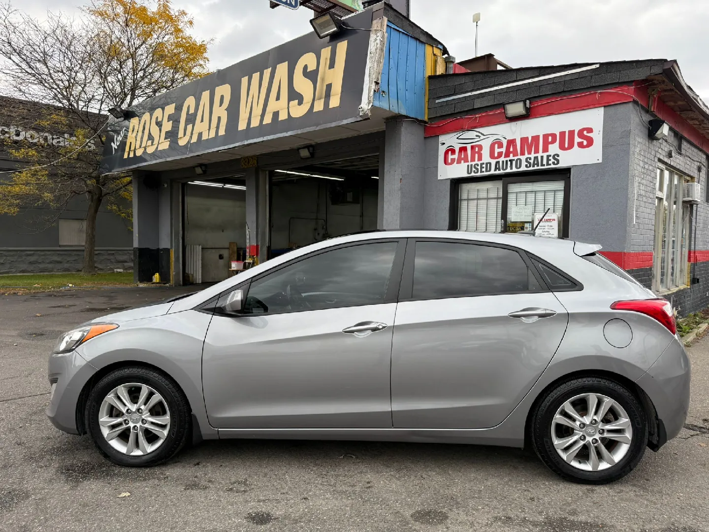 Hyundai Elantra GT Silver Hatchback 2013 with Safety thumbnail