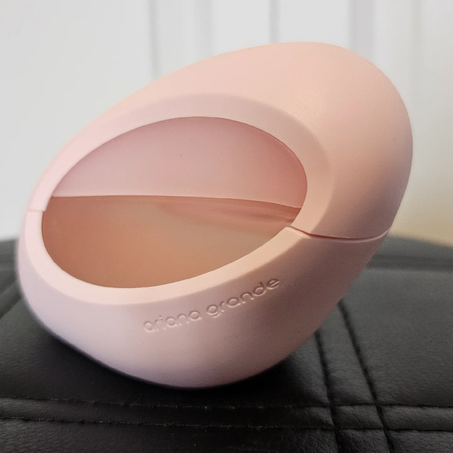 Ariana Grande MOD Blush Eau de Parfum Spray 100ml image indicator(2)