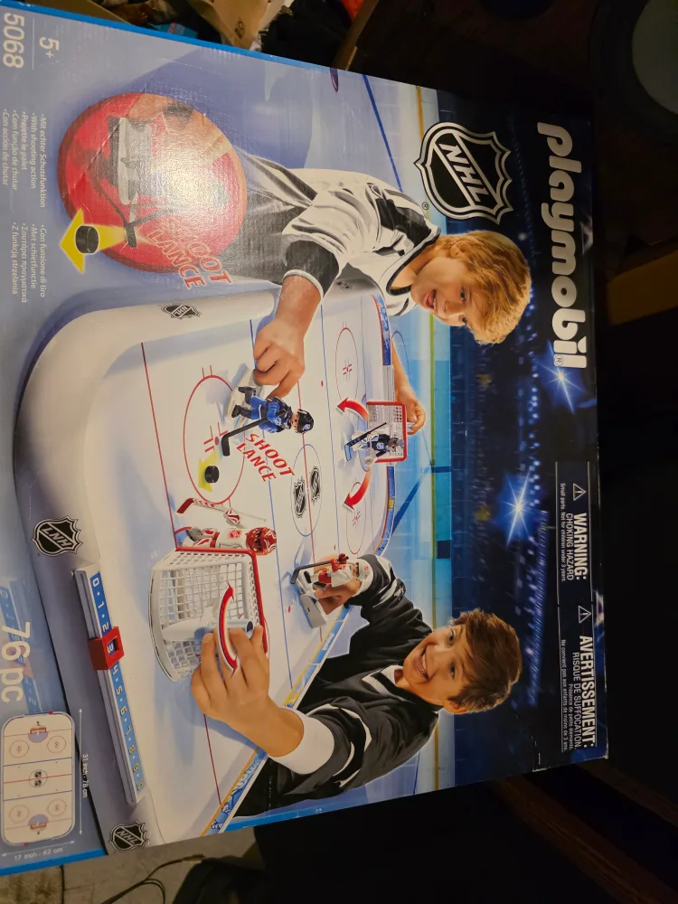 Playmobil NHL Hockey Arena - 76 pc thumbnail