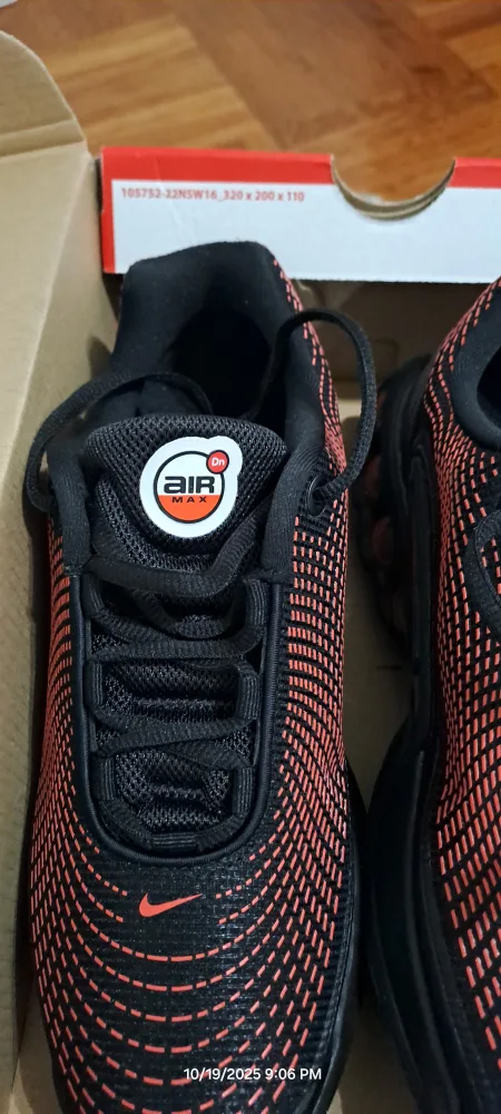 Nike Air Max DN (GS) Youth Size 6.5Y image indicator(2)