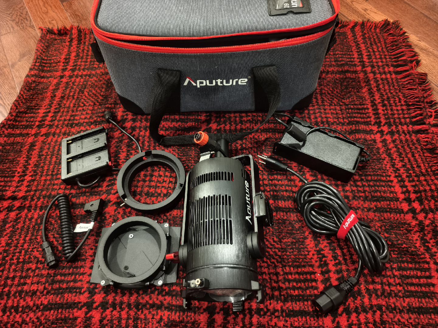 Aputure Light Storm LS C60d LED Light - photo 3