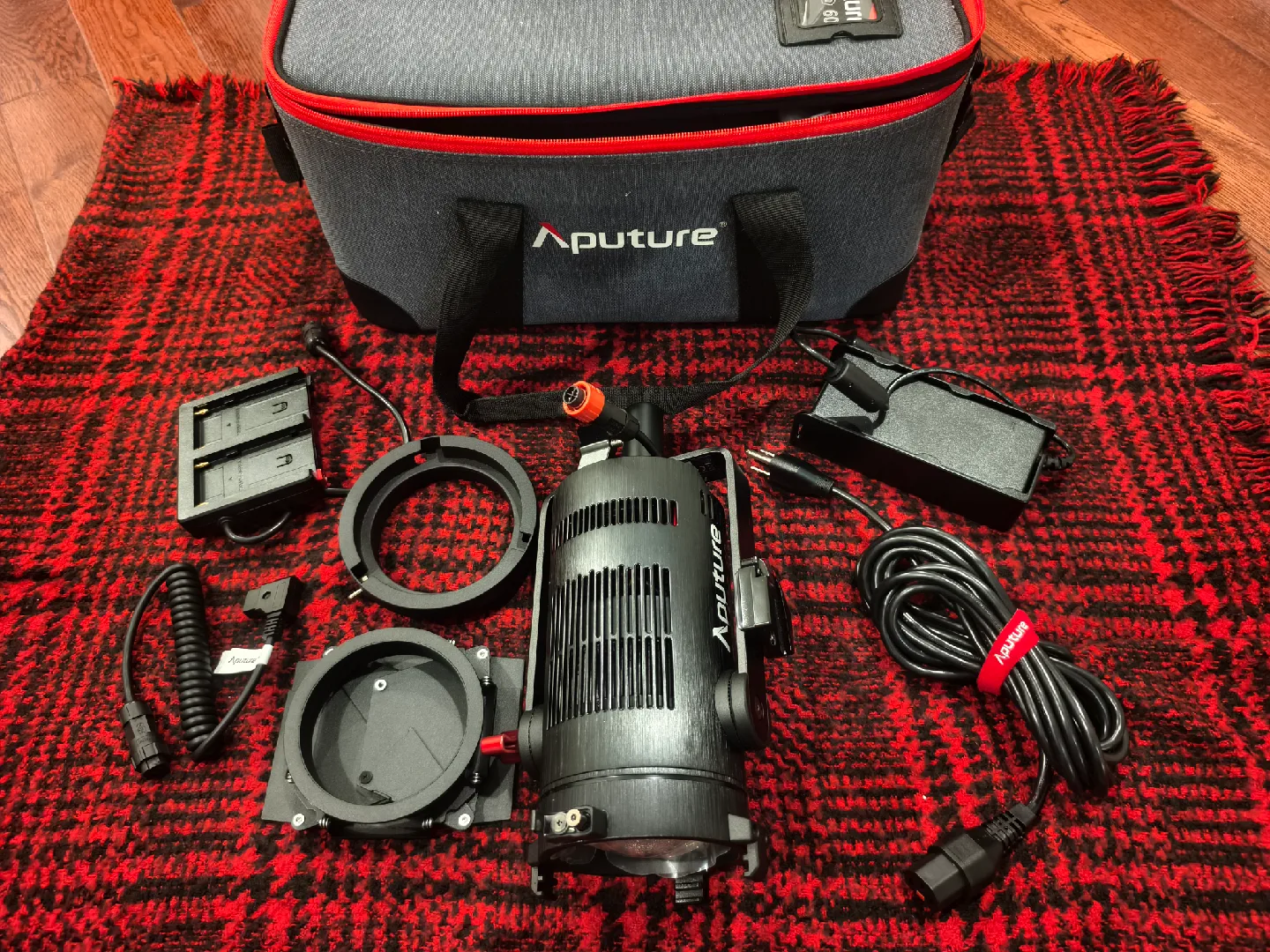 Aputure Light Storm LS C60d LED Light image indicator(3)