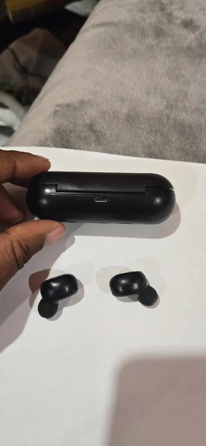 iQ Wireless Earbuds - Black image indicator(4)