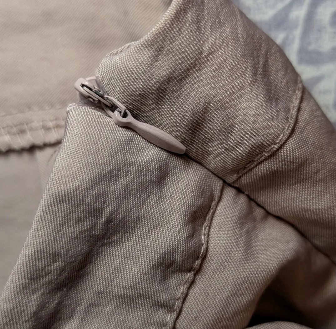 Boohoo Ruffle Pants - Size US 4 image indicator(6)