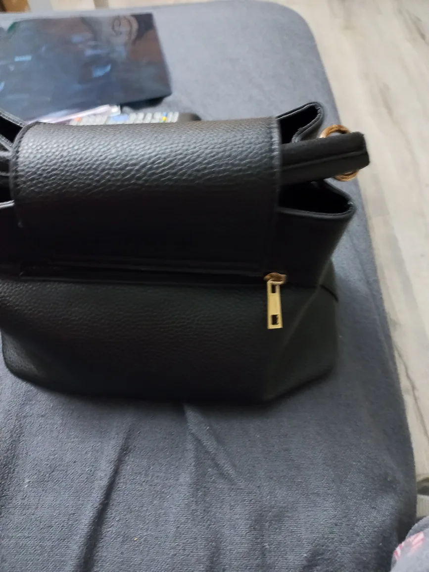 Black Handbag image indicator(2)