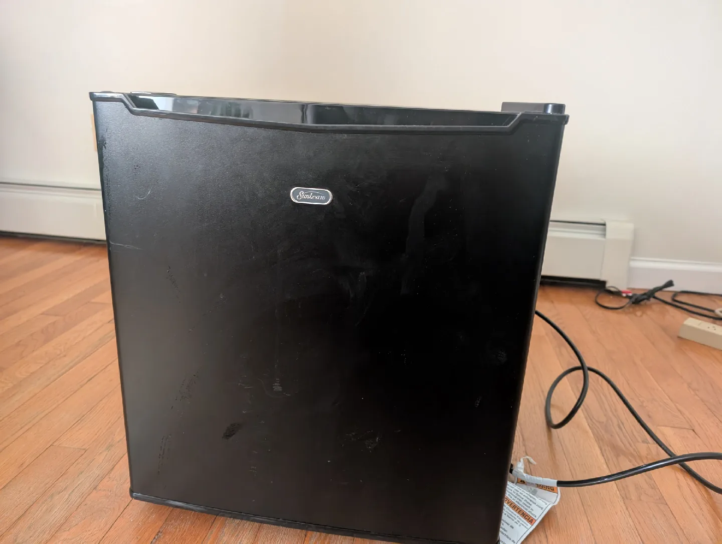 Sunbeam 1.7 Cu. Ft. Compact Refrigerator - mini fridge. thumbnail