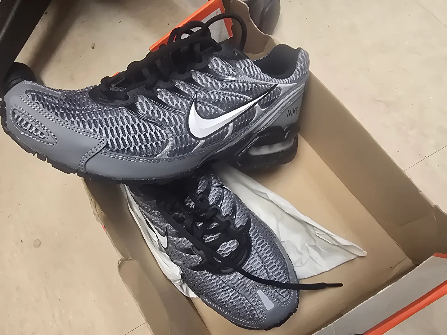 air max torch 4, size 9 image indicator(3)