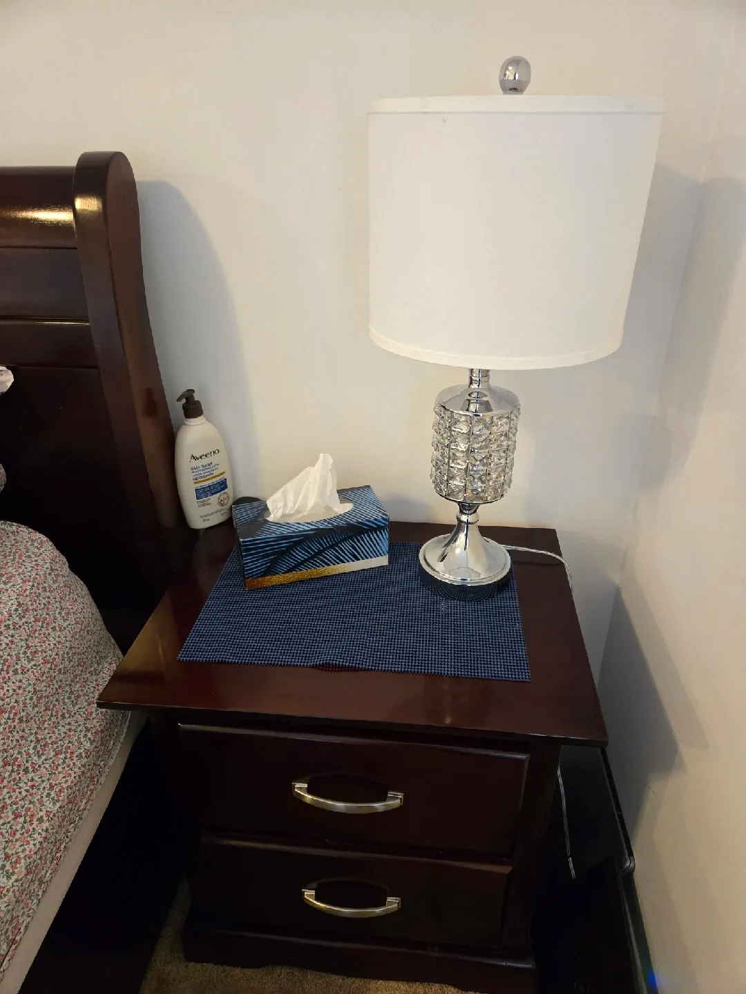 Stunning Queen Bedroom Set with MATTRESS image indicator(3)