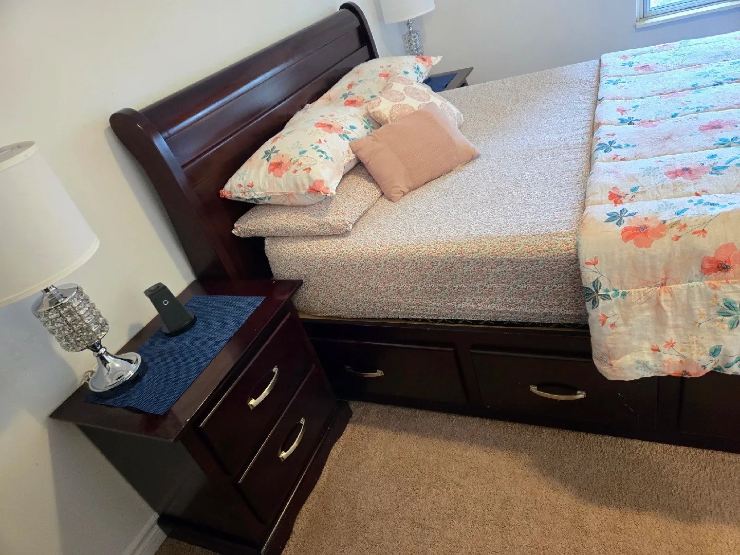 Stunning Queen Bedroom Set with MATTRESS image indicator(4)