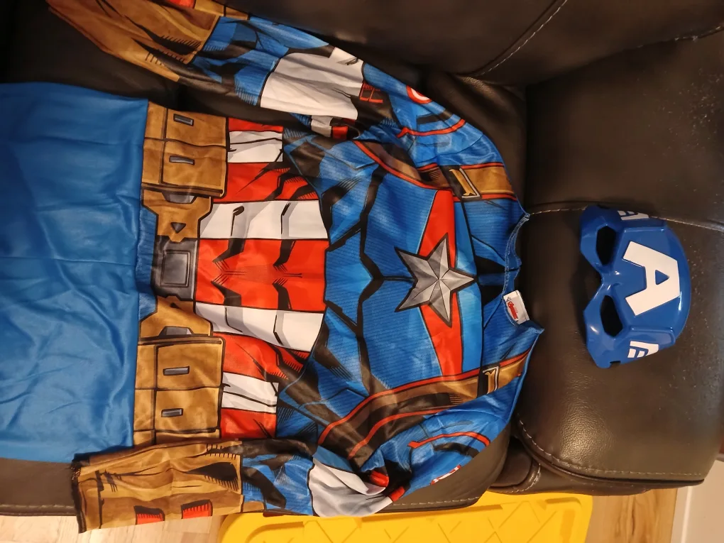 Like new Captain America Child Costume - Size L (12-14) image indicator(3)