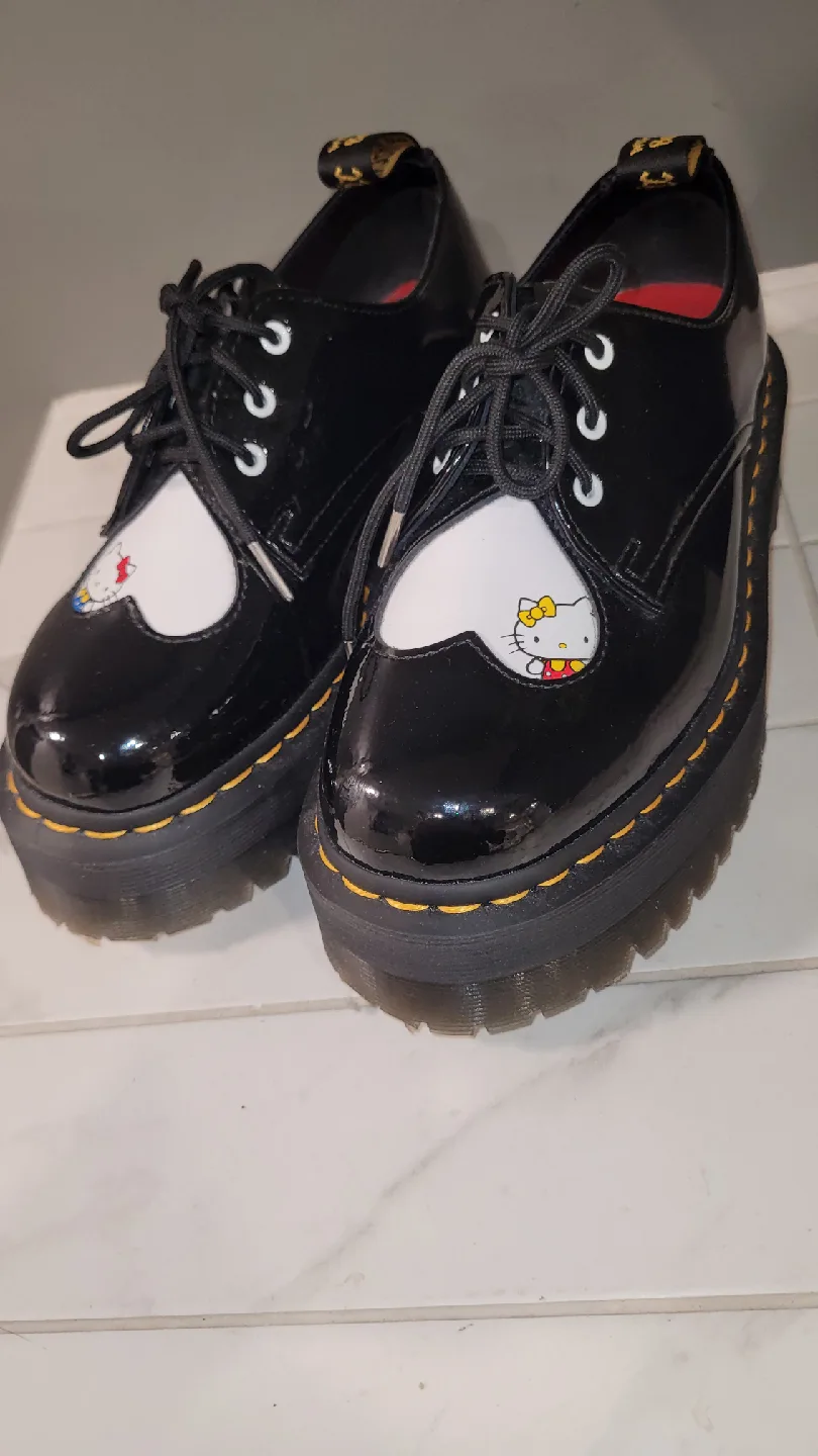 Dr. Martens x Hello Kitty Platform Shoes 6 image indicator(2)
