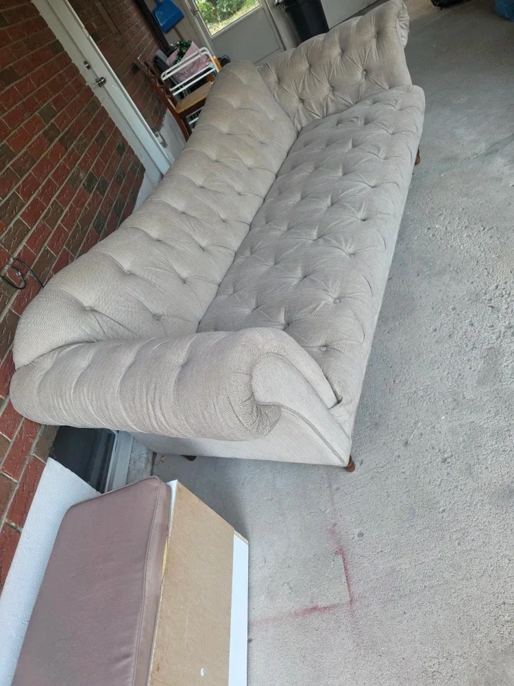 Tufted Chaise Lounge image indicator(6)